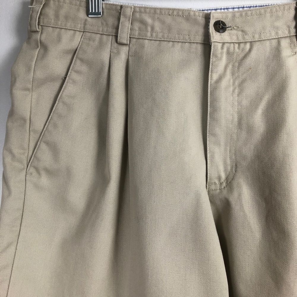 Liz Claiborne Size 12 Khaki Shorts! - Picture 2 of 5